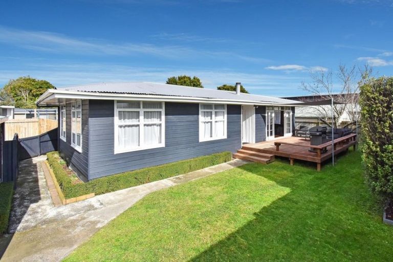 Photo of property in 2/16 View Road, Papakura, 2110