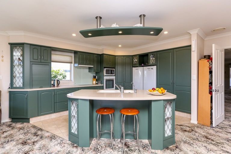 Photo of property in 14 Belt Road, Moturoa, New Plymouth, 4310