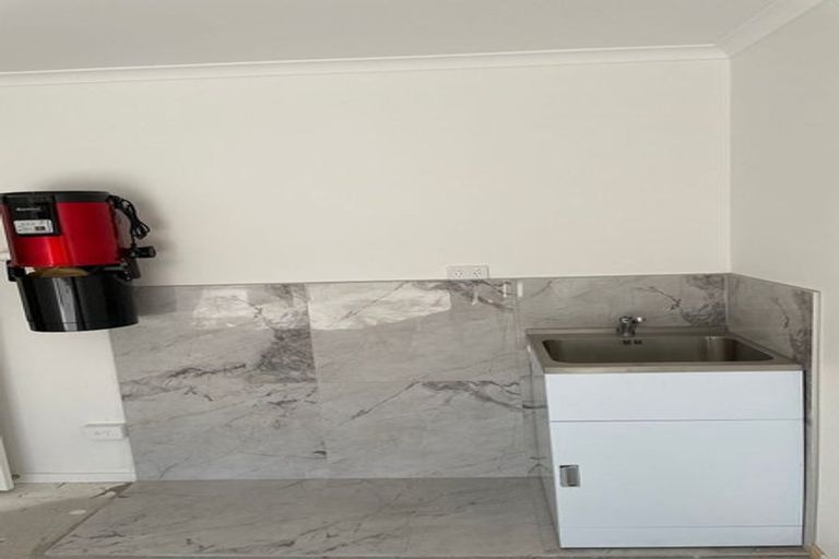 Photo of property in 33c Hillcrest Road, Papatoetoe, Auckland, 2025