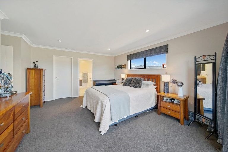 Photo of property in 52 Harbour Crest Drive, Waiuku, 2123