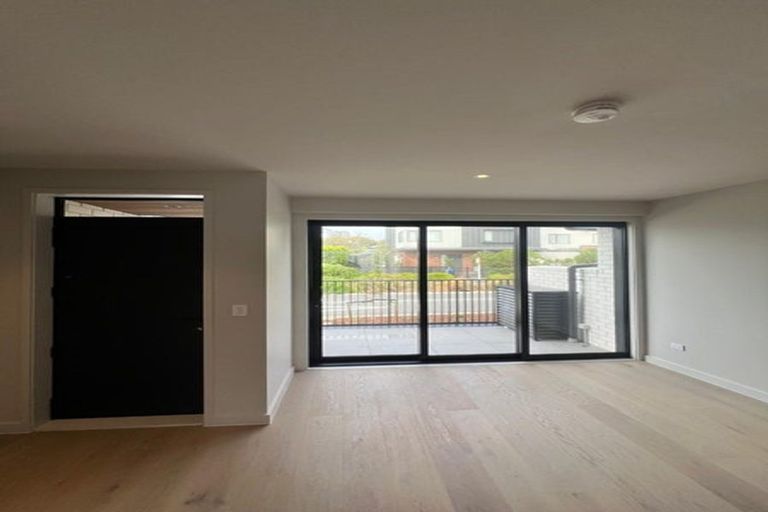 Photo of property in 7c Windlass Street, Long Bay, Auckland, 0630