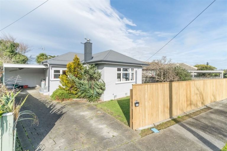 Photo of property in 22 East Street, Terrace End, Palmerston North, 4410