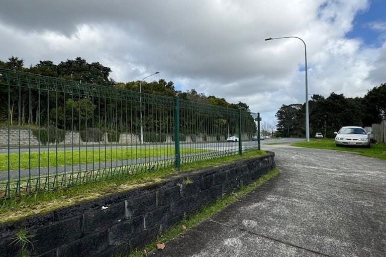 Photo of property in 29 Oteha Valley Road, Northcross, Auckland, 0632