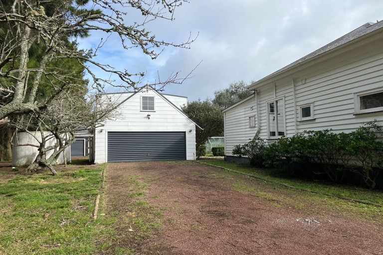 Photo of property in 62 Boord Crescent, Kumeu, 0891