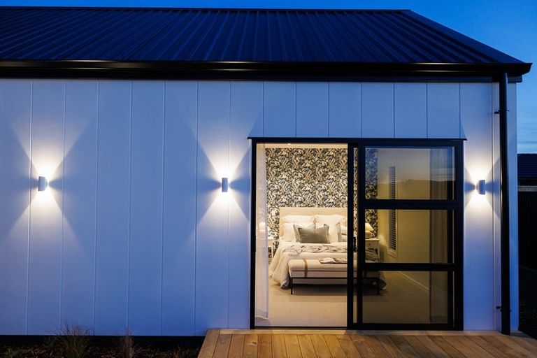 Photo of property in 13 Aarts Place, One Tree Point, 0118