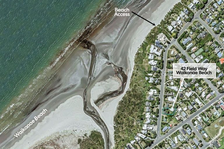 Photo of property in 42 Field Way, Waikanae Beach, Waikanae, 5036