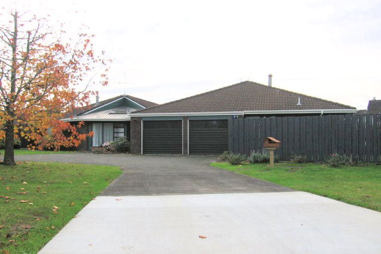 Photo of property in 4 Kingfisher Grove, Greenhithe, Auckland, 0632