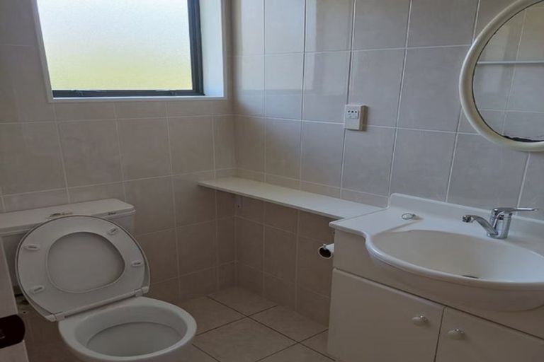 Photo of property in 17a Roy Street, Tawa, Wellington, 5028