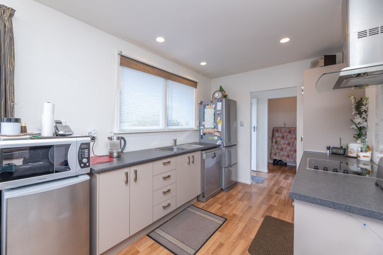 Photo of property in 45 Farquhars Road, Redwood, Christchurch, 8051