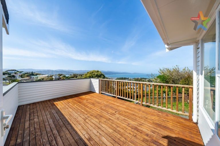 Photo of property in 29 Oakleigh Street, Maungaraki, Lower Hutt, 5010
