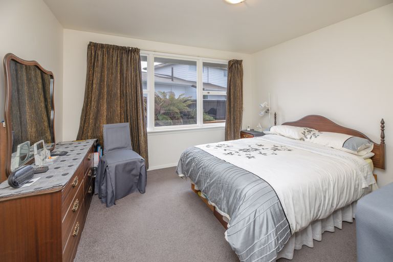Photo of property in 45 Farquhars Road, Redwood, Christchurch, 8051