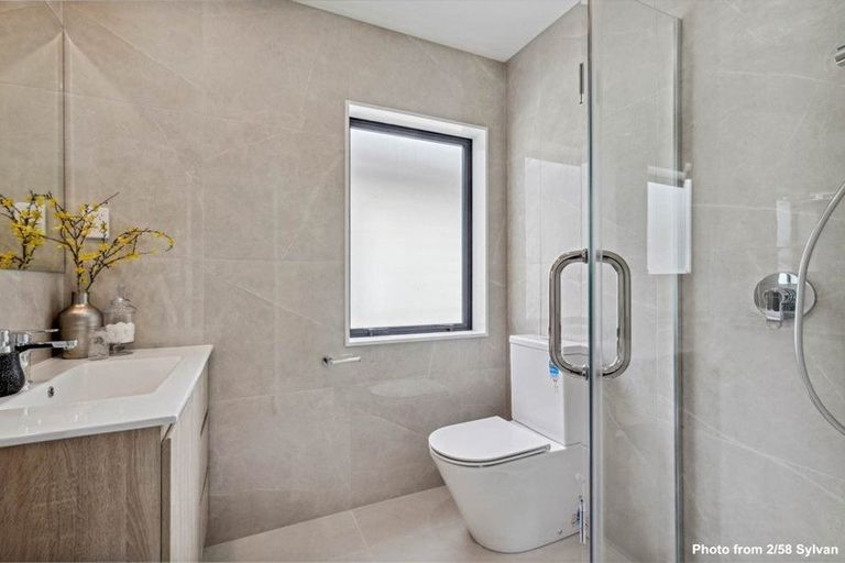 Photo of property in 7/58 Sylvan Crescent, Te Atatu South, Auckland, 0610