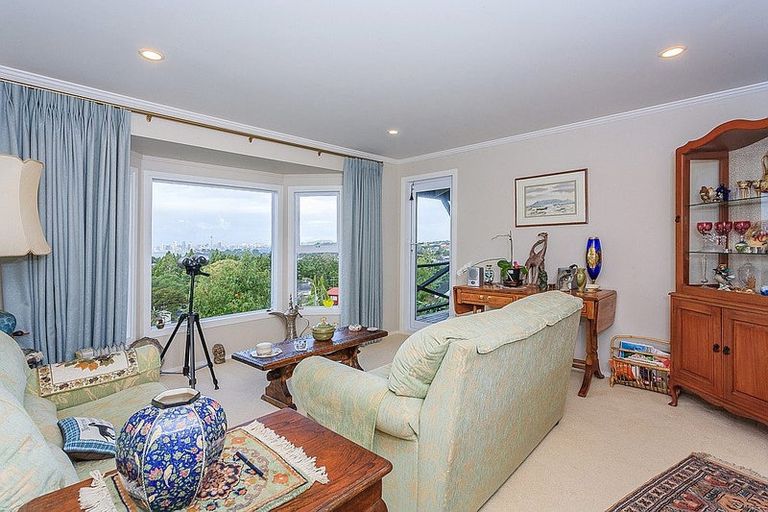 Photo of property in 50 Balmain Road, Chatswood, Auckland, 0626