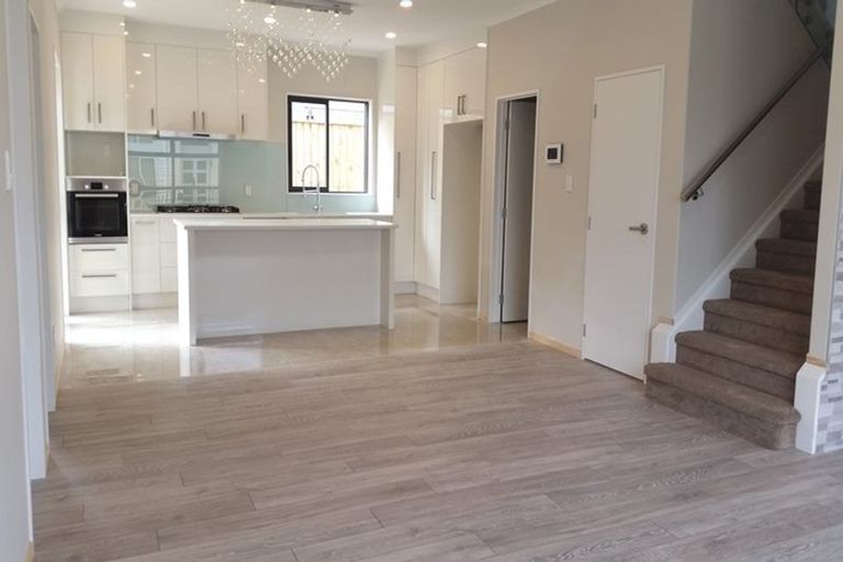 Photo of property in 38 Drumbuoy Drive, Flat Bush, Auckland, 2019