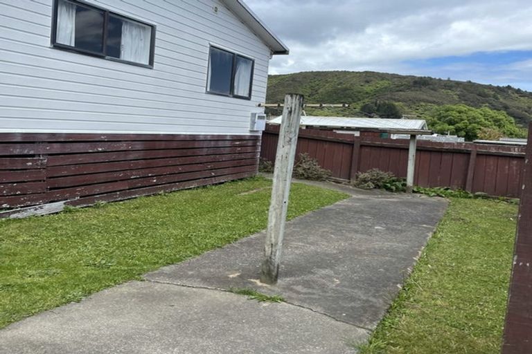 Photo of property in 95a Wilkie Crescent, Naenae, Lower Hutt, 5011