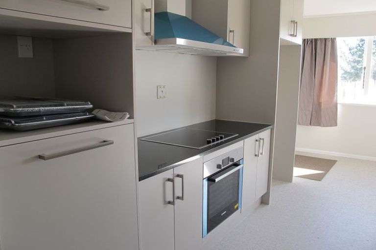 Photo of property in 15 Sheehan Road, Te Atatu South, Auckland, 0610