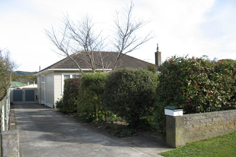 Photo of property in 7 Wise Street, Wainuiomata, Lower Hutt, 5014