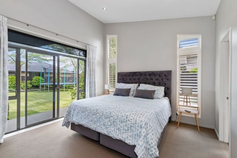 Photo of property in 6 Ruahine Place, Parklands, Christchurch, 8083