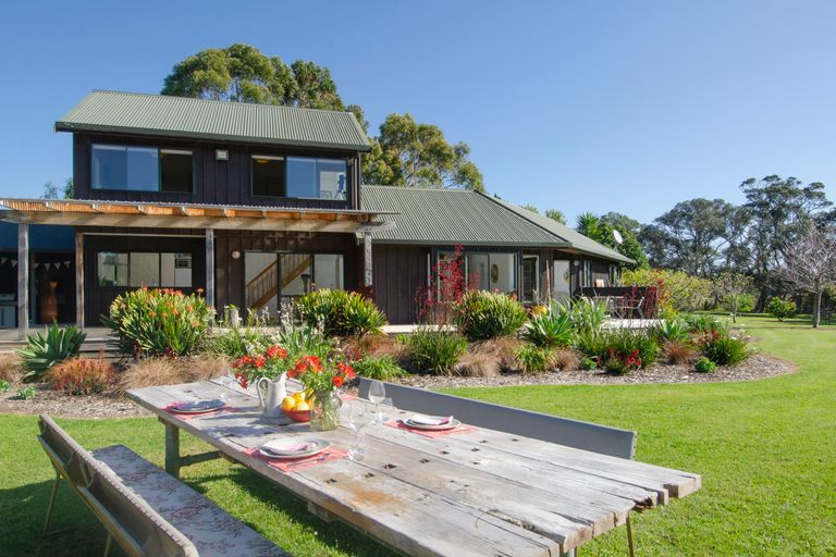 Photo of property in 323 Point Wells Road, Point Wells, Warkworth, 0986