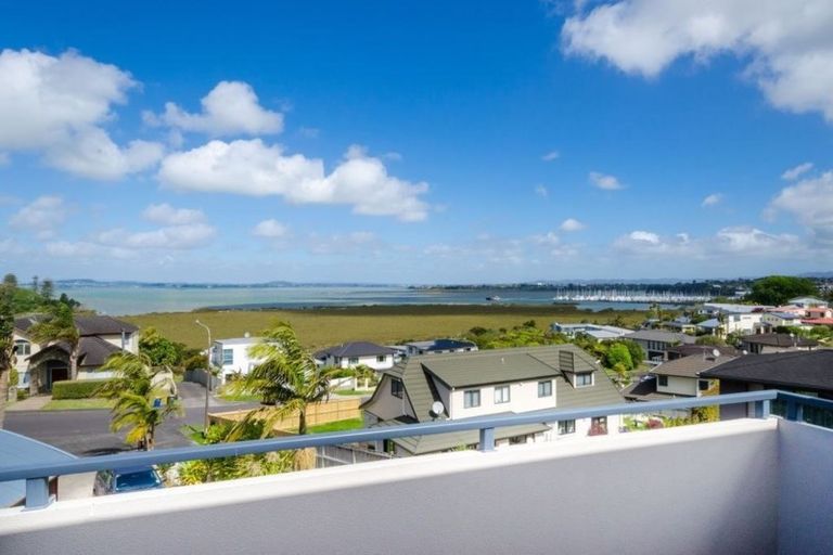 Photo of property in 37 Bannings Way, Hobsonville, Auckland, 0618