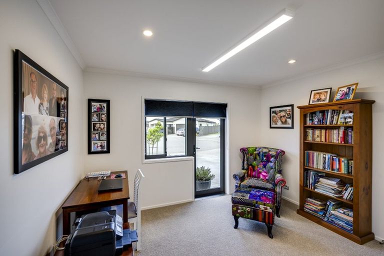 Photo of property in 11 Portland Place, Poraiti, Napier, 4112