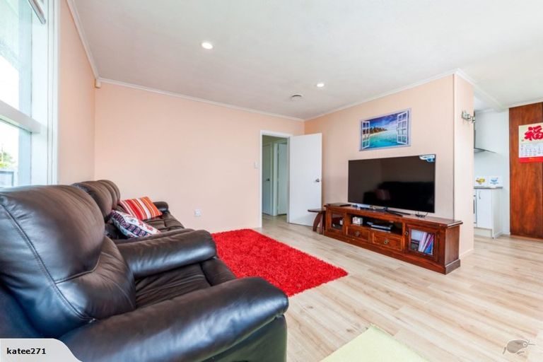 Photo of property in 1/22 Larnoch Road, Henderson, Auckland, 0610