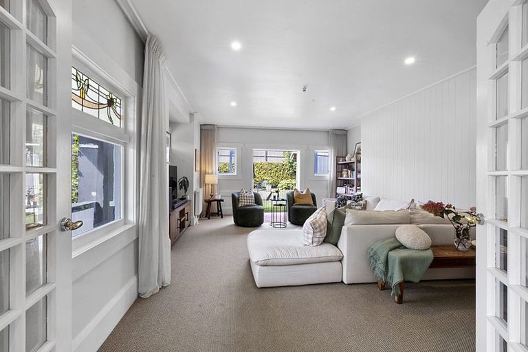 Photo of property in 8 Dorset Avenue, Westown, New Plymouth, 4310