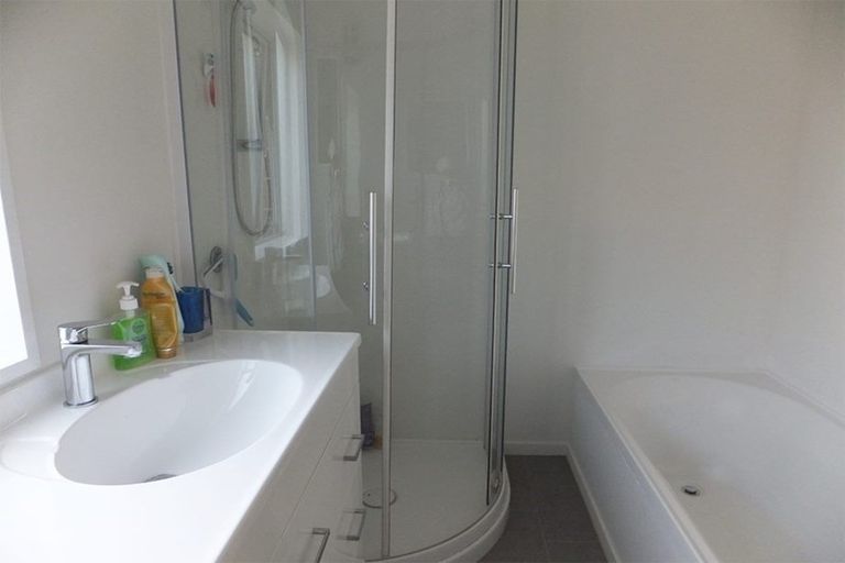 Photo of property in 211 Avonhead Road, Avonhead, Christchurch, 8042