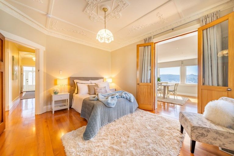 Photo of property in 35 Palliser Road, Roseneath, Wellington, 6011