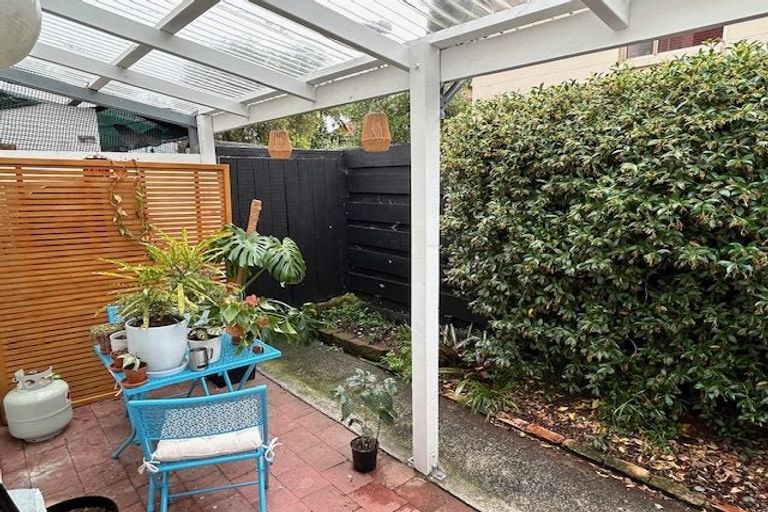 Photo of property in 3/23 Inverness Road, Browns Bay, Auckland, 0630