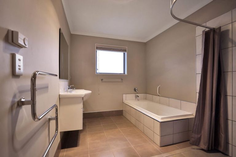 Photo of property in 21 Cox Street, Ashburton, 7700