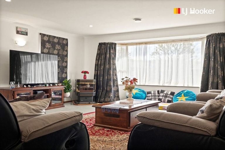 Photo of property in 2 Sunninghurst Drive, Fairfield, Dunedin, 9018