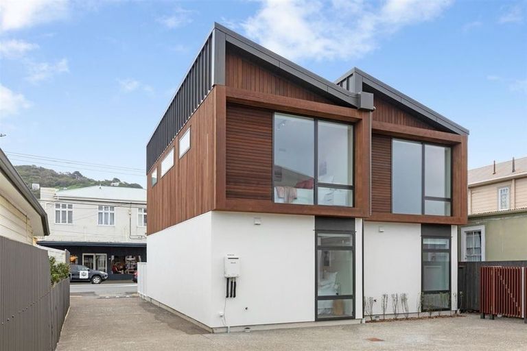 Photo of property in 1/149 Onepu Road, Lyall Bay, Wellington, 6022