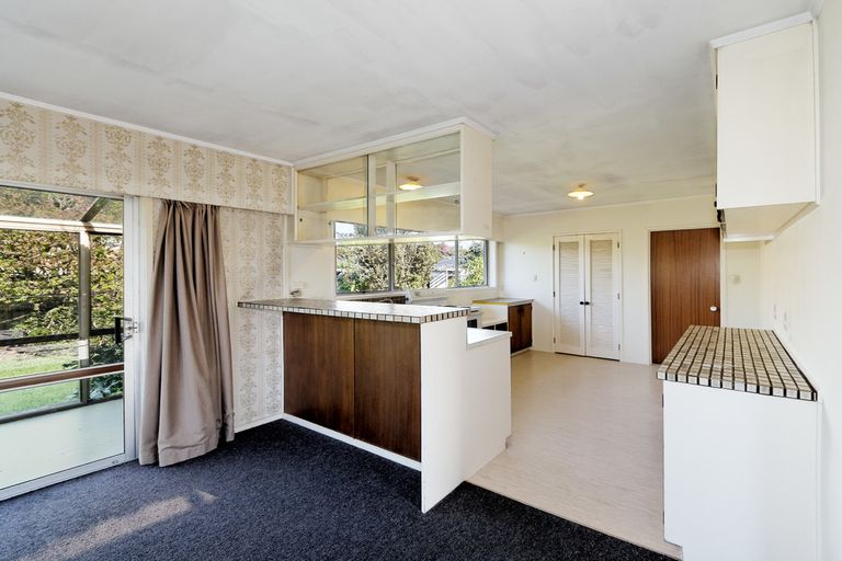 Photo of property in 136 Godley Road, Green Bay, Auckland, 0604