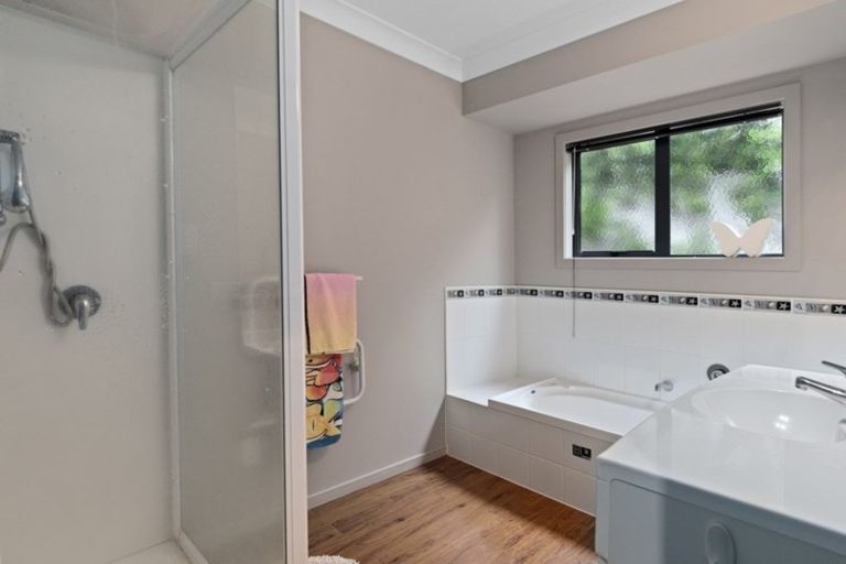 Photo of property in 16 Olive Close, Omokoroa, 3114