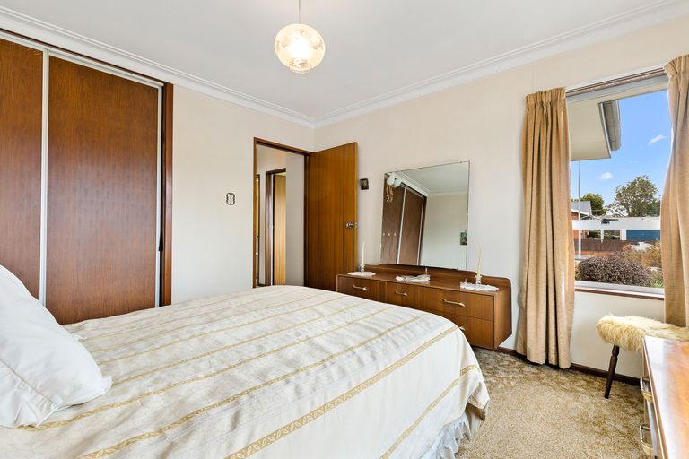 Photo of property in 2a Mallett Place, Halswell, Christchurch, 8025