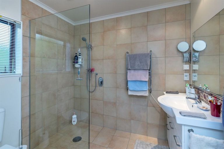 Photo of property in 13 Brandon Street, Otaki, 5512