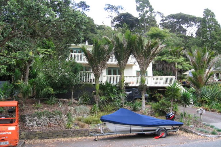 Photo of property in 45 Valley Road, Titirangi, Auckland, 0604