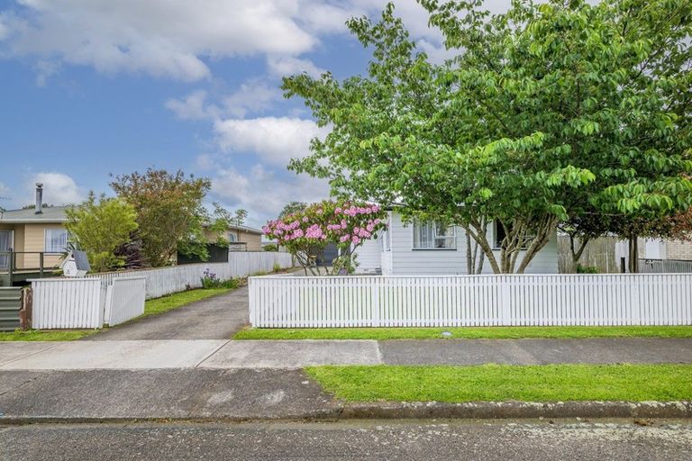 Photo of property in 19 Stirling Street, Levin, 5510