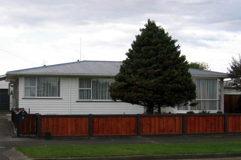 Photo of property in 4 Tingey Place, Awapuni, Palmerston North, 4412