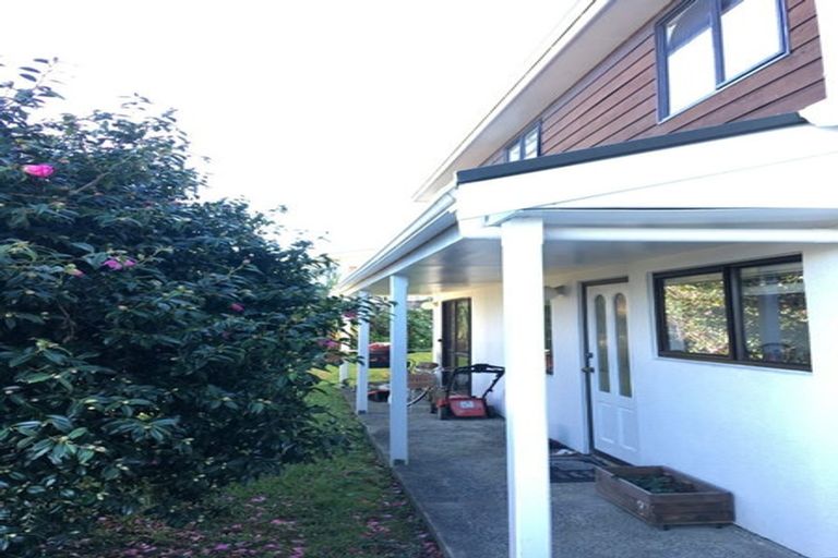 Photo of property in 2/37 Roberts Road, Glenfield, Auckland, 0629