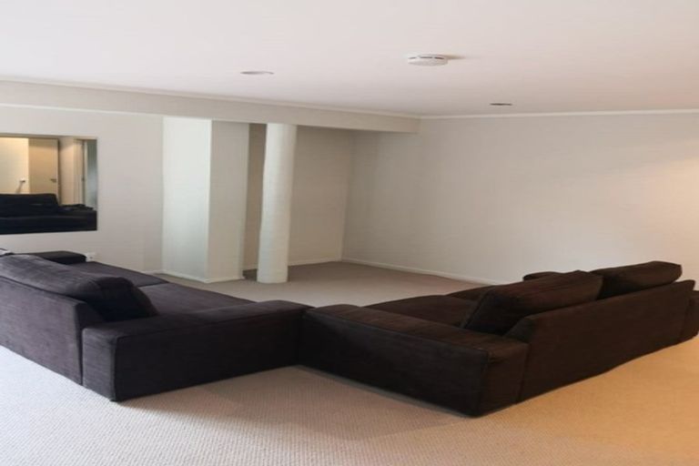 Photo of property in 2/8 Theodora Place, Mairangi Bay, Auckland, 0630