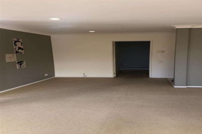 Photo of property in 14 Checkerberry Court, Henderson, Auckland, 0612