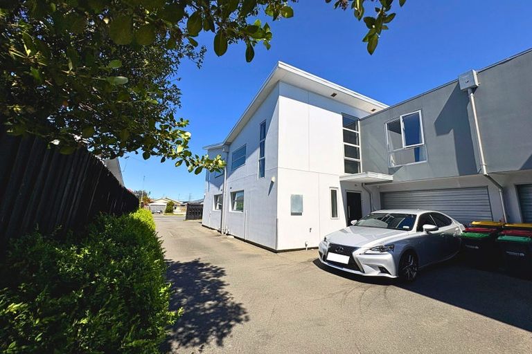 Photo of property in 30b Lyndon Street, Riccarton, Christchurch, 8041