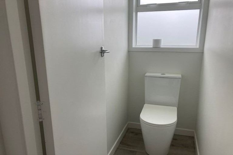 Photo of property in 90 Tiraumea Drive, Pakuranga, Auckland, 2010