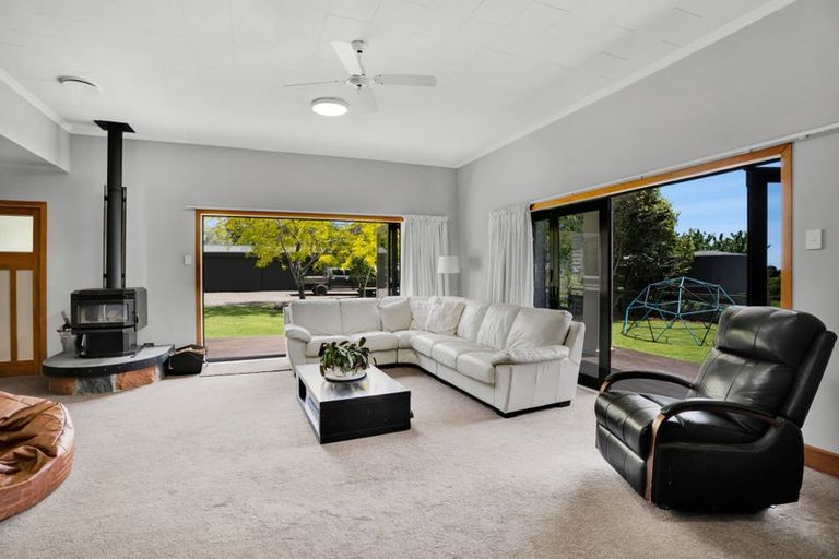 Photo of property in 300 Awai Road, Tarurutangi, New Plymouth, 4372