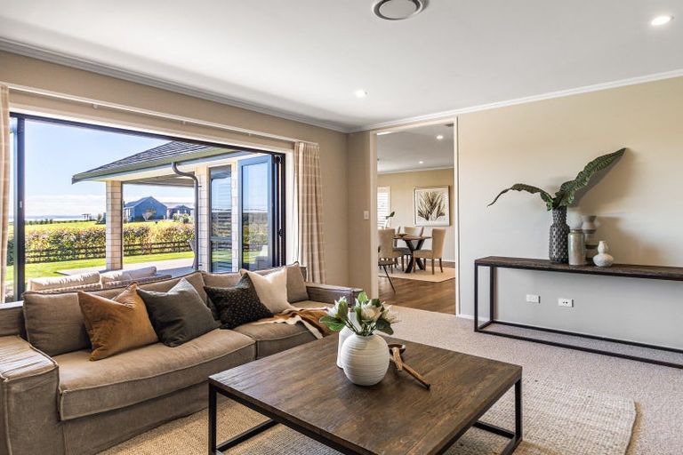 Photo of property in 80 Ewen Place, Karaka, Papakura, 2580