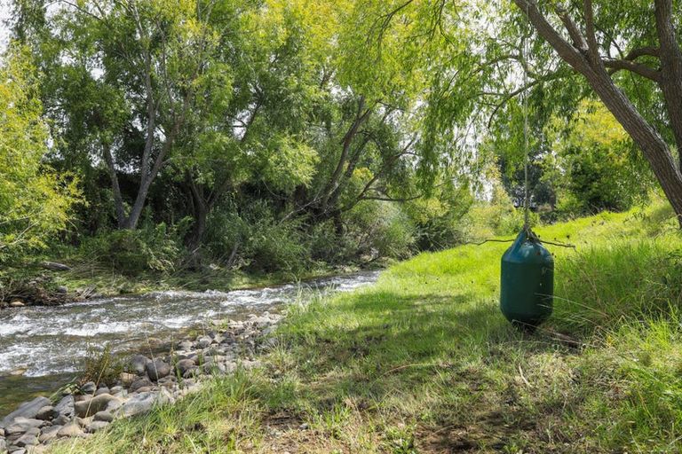 Photo of property in 18 Neavesville Road, Puriri, Thames, 3578