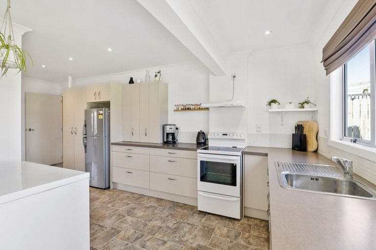 Photo of property in 14 Brown Terrace, Foxton Beach, Foxton, 4815