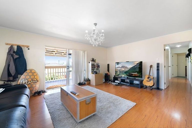 Photo of property in 42a Farwood Drive, Henderson, Auckland, 0612